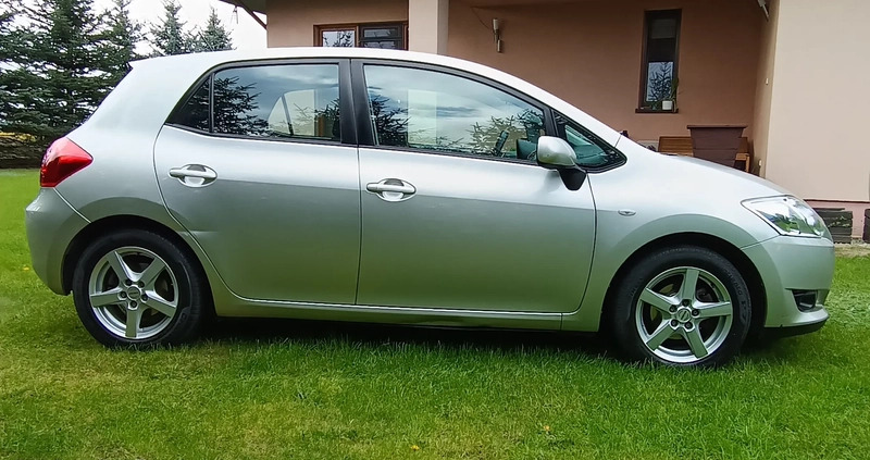 Toyota Auris cena 18000 przebieg: 301000, rok produkcji 2007 z Płock małe 232